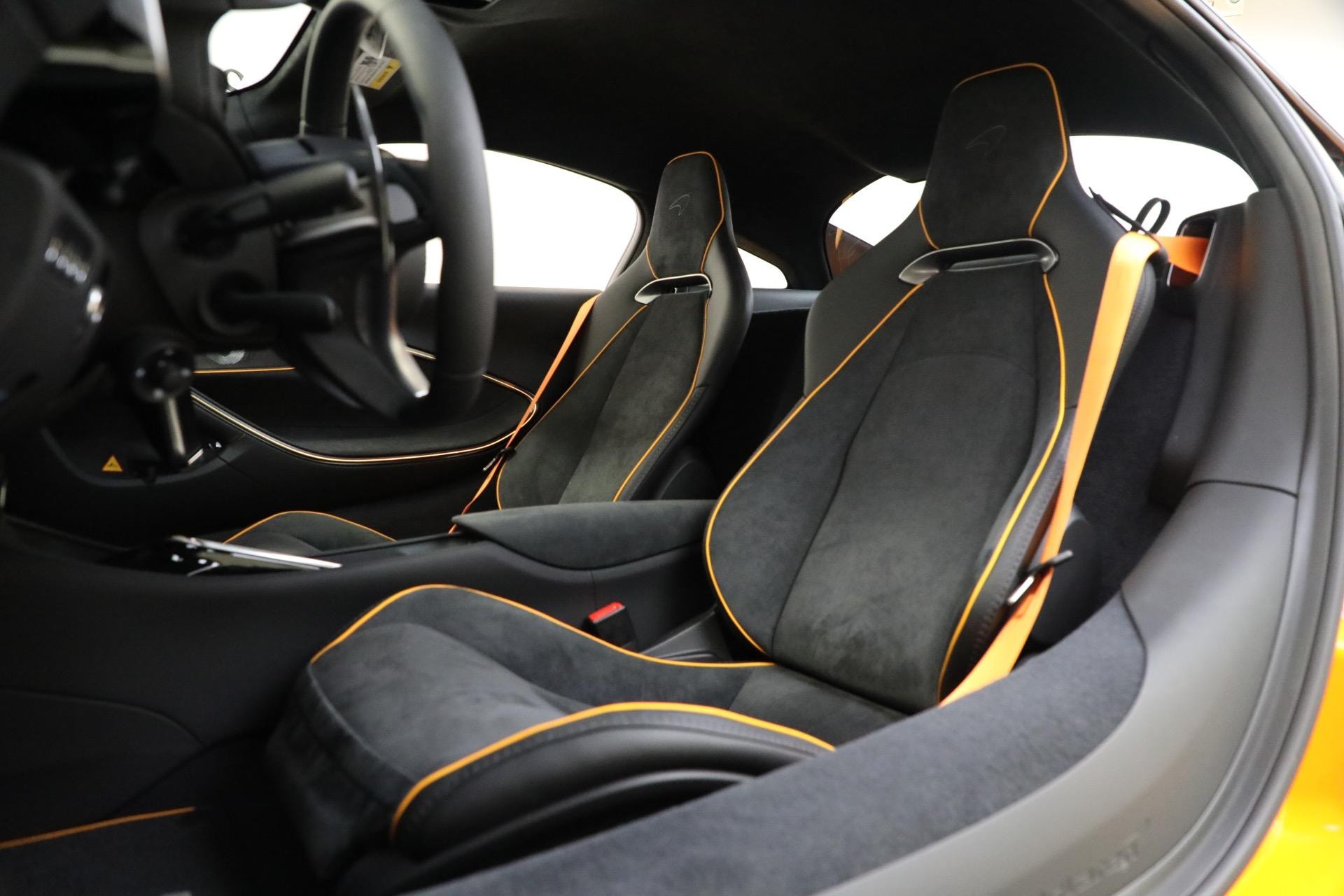 McLaren Artura interior cockpit