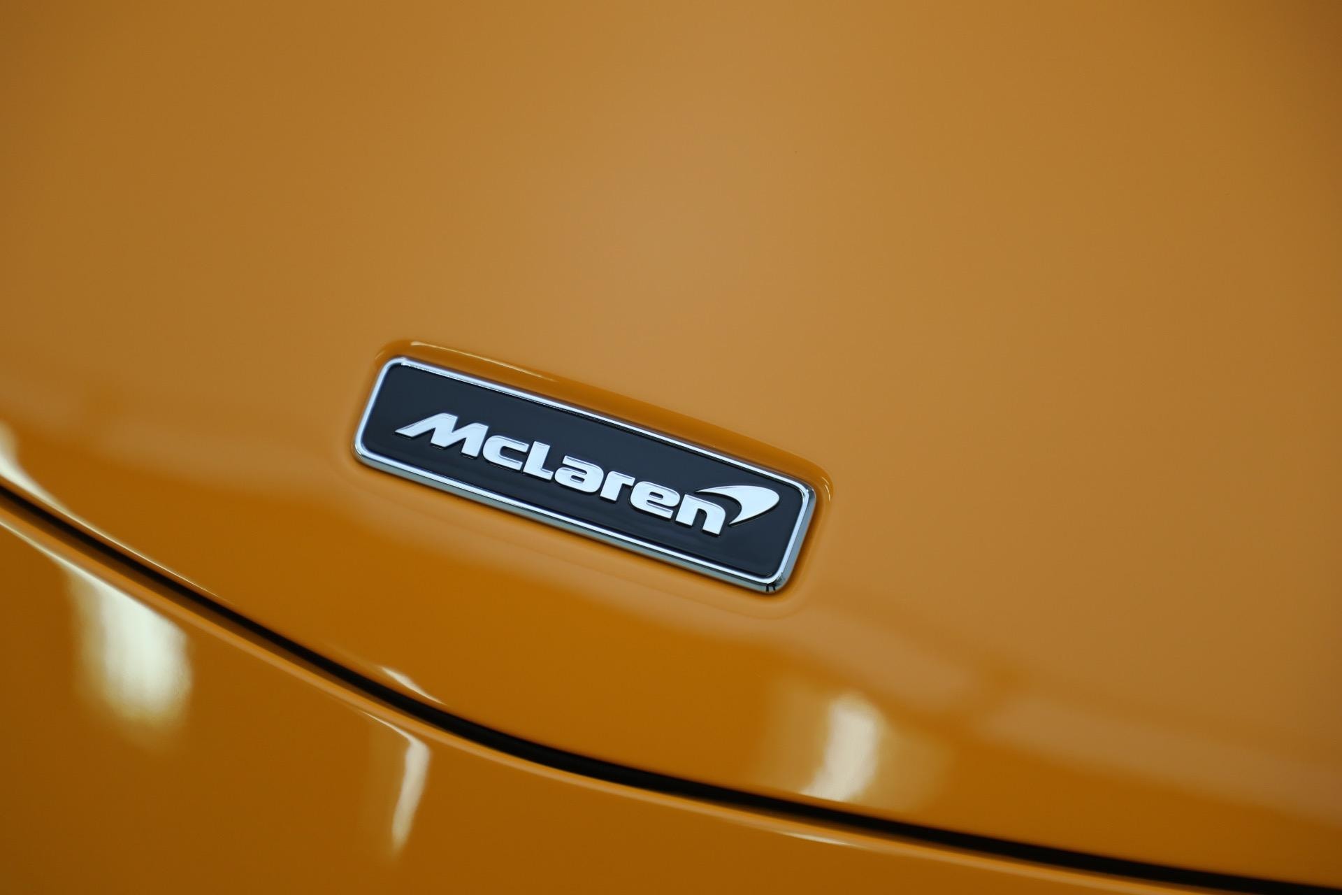 McLaren Artura side profile